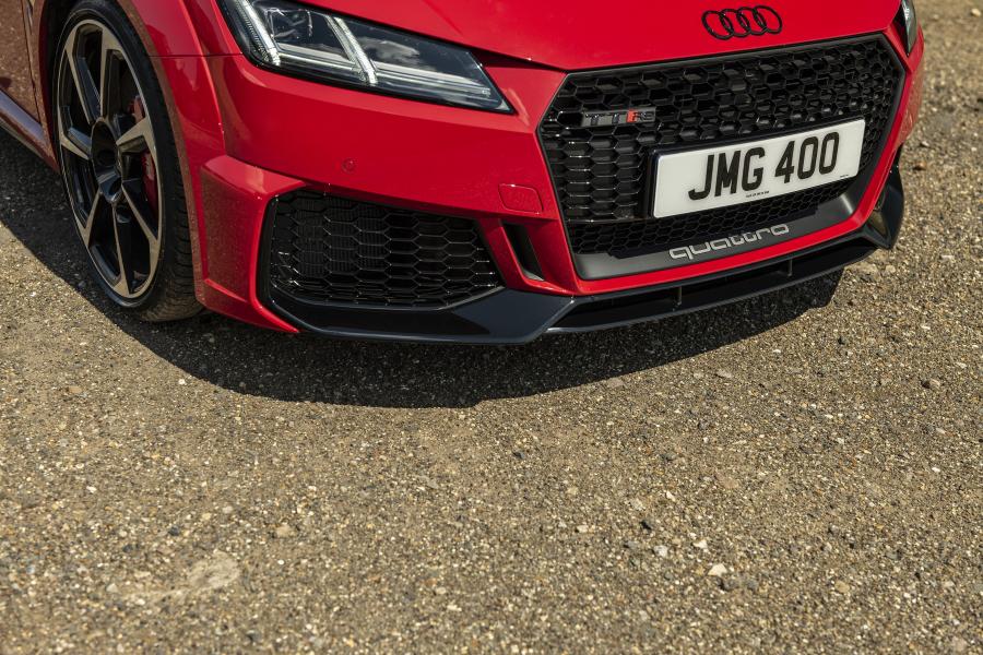 Детали экстерьера Audi TT RS Coupe (8S) 2019 года  (UK) (фото 16 из 36)